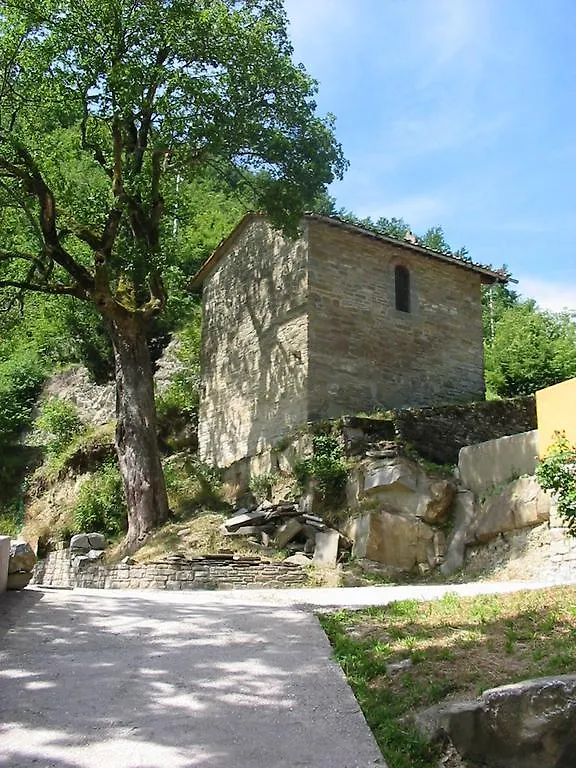 Farm stay Agriturismo Brenzone Villa Firenzuola Italy